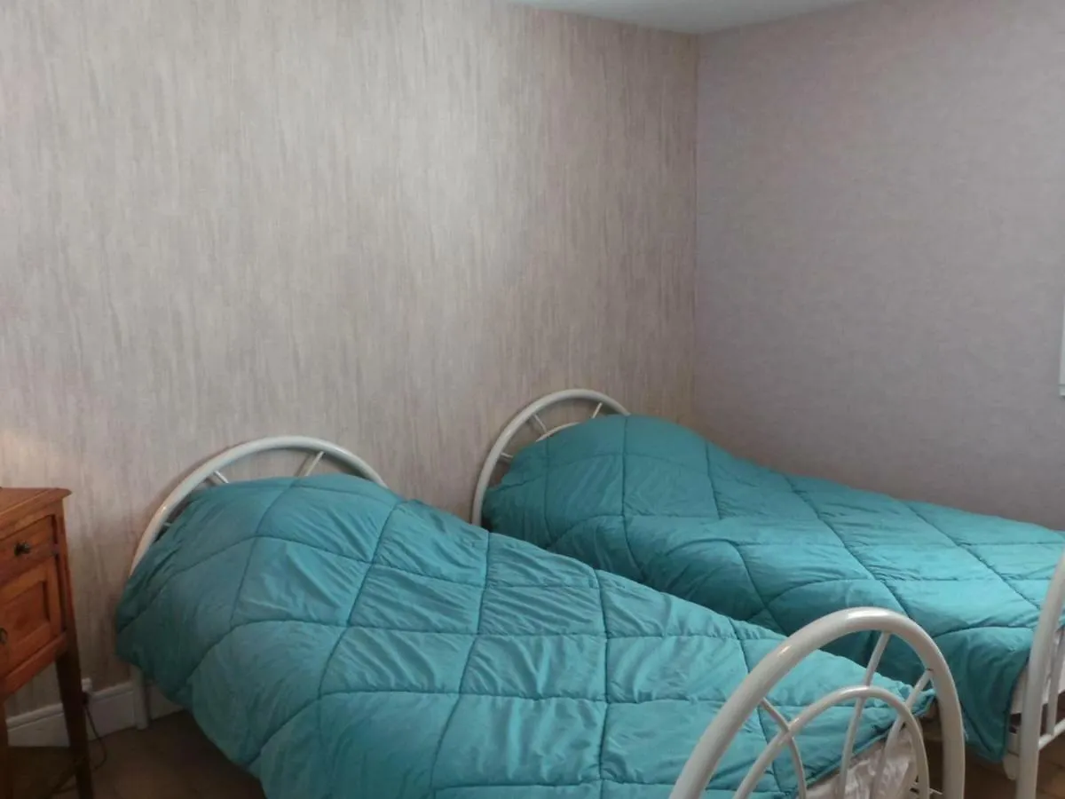 Gite Familial Avec Piscine Partagee, Cheminee Et Jardin Clos Pres De Vichy - Fr-1-489-76 Creuzier-le-Neuf